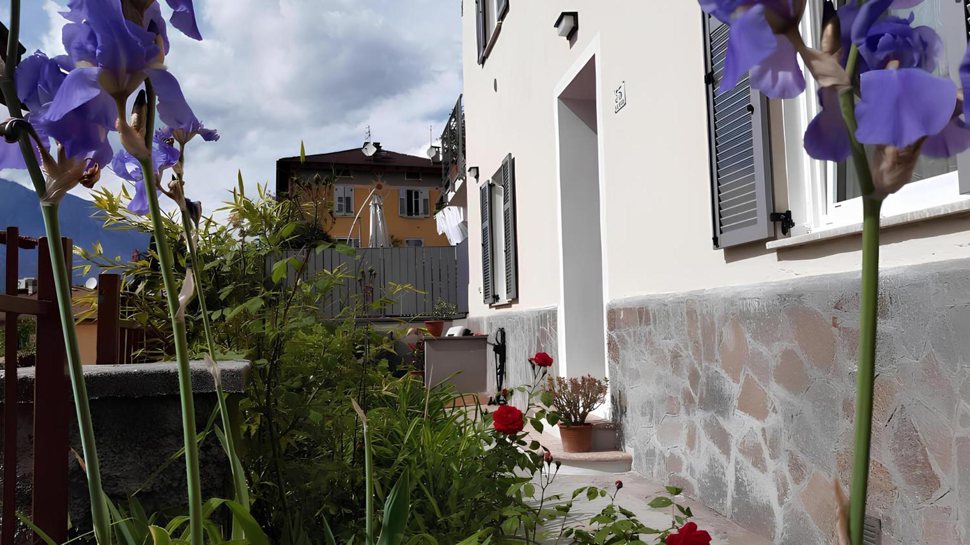 Over The Castle Apartment Trento Bagian luar foto