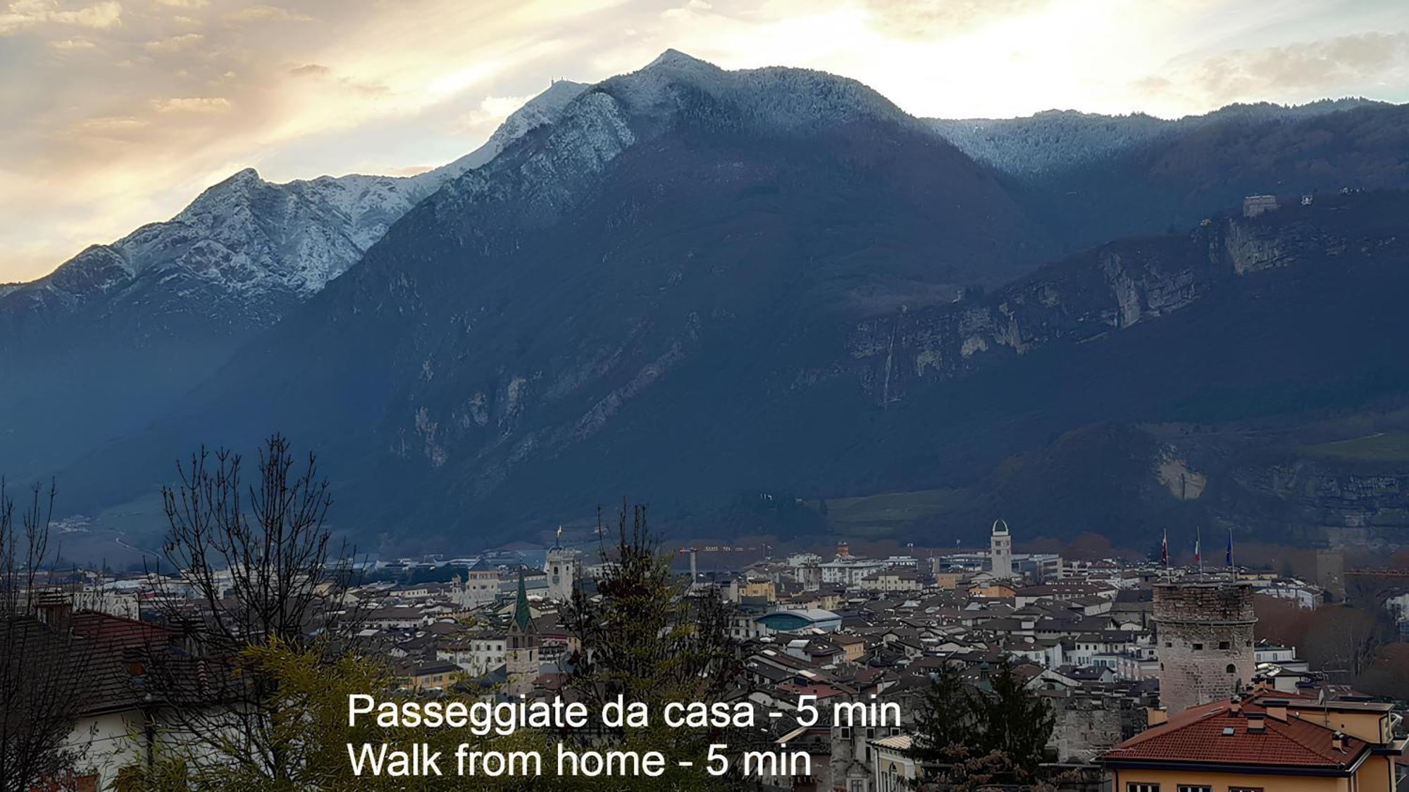 Over The Castle Apartment Trento Bagian luar foto